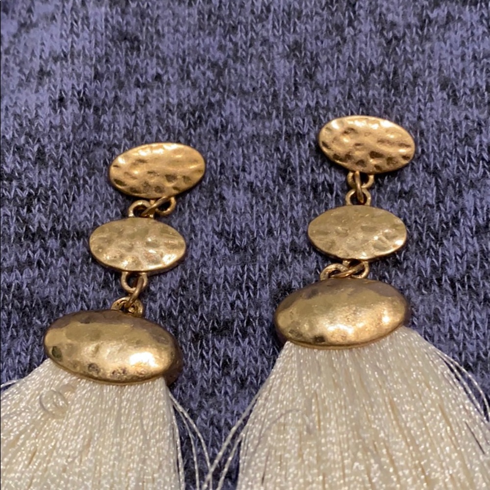 NWOT Gold dangle earrings with cream tassels - Picture 2 of 4